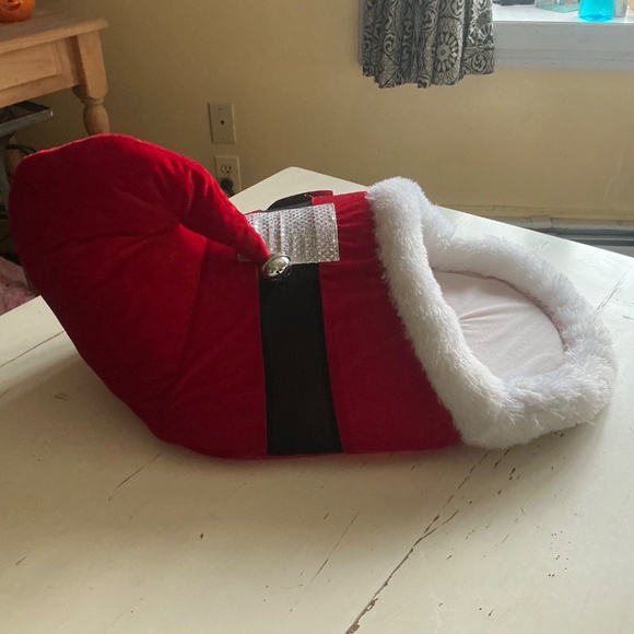 NWT Elite Pet Christmas Holiday Giant Elf Shoe soft Pet Bed - Picture 4 of 9